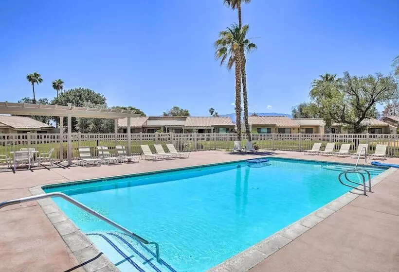 Sunny Palm Desert Home   Swim, Golf & Relax!