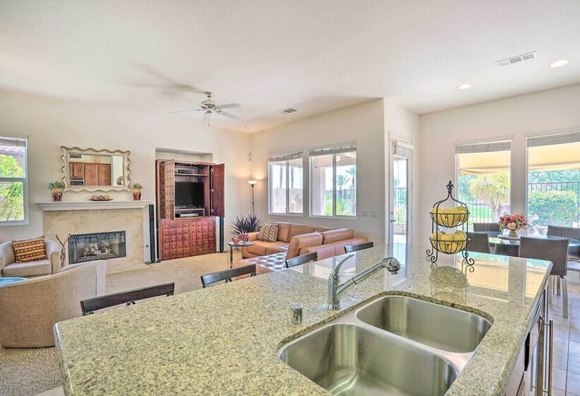 Sunny Palm Desert Home   Swim, Golf & Relax!