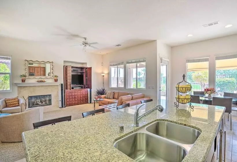 Sunny Palm Desert Home   Swim, Golf & Relax!