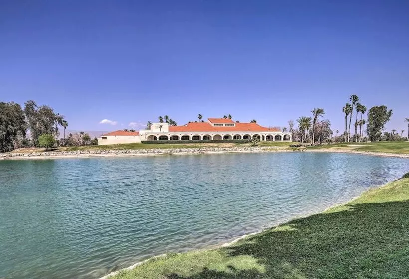 Sunny Palm Desert Home   Swim, Golf & Relax!