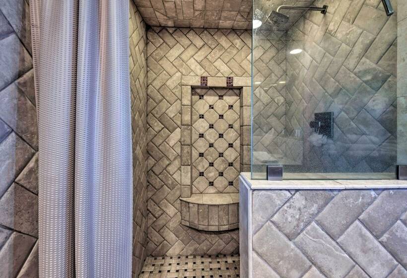 The Bougainvilla W/ Boat Slip On Lake Istokpoga!