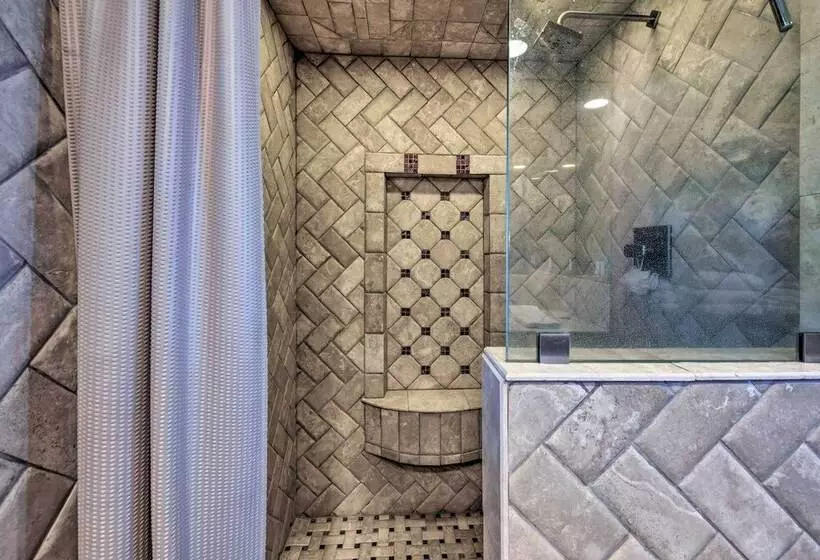 The Bougainvilla  W/ Boat Slip On Lake Istokpoga!