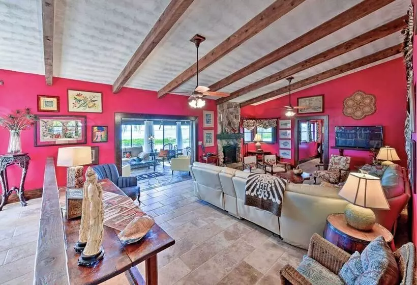 The Bougainvilla  W/ Boat Slip On Lake Istokpoga!