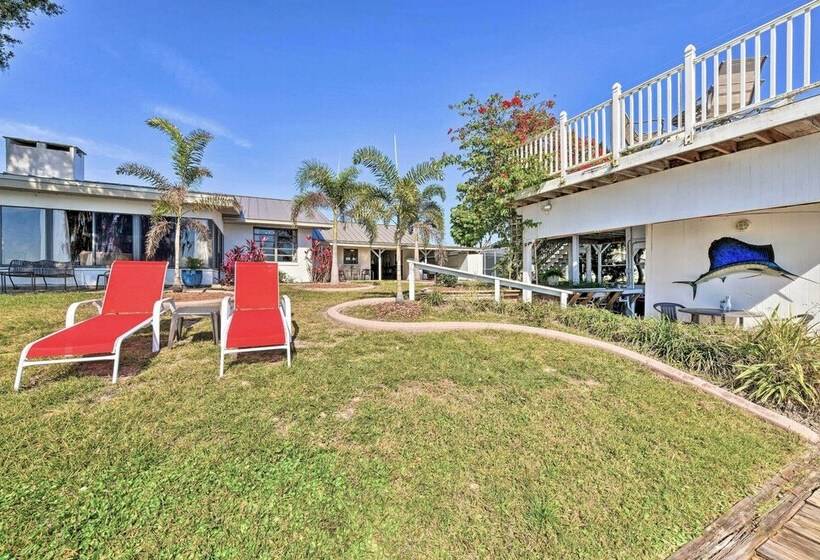 The Bougainvilla W/ Boat Slip On Lake Istokpoga!