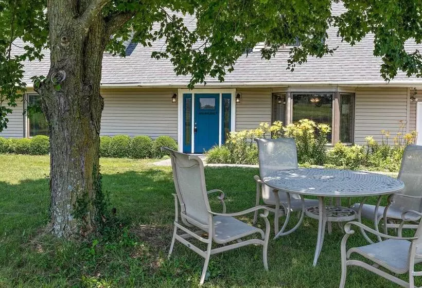 Tranquil Family Home W/ Yard, 14 Mi To Springfield