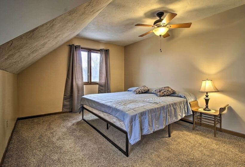 Tranquil Family Home W/ Yard, 14 Mi To Springfield