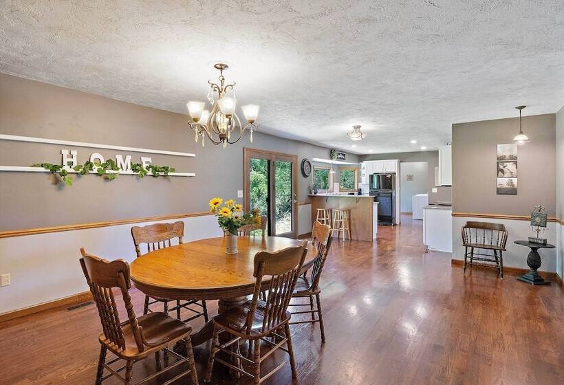 Tranquil Family Home W/ Yard, 14 Mi To Springfield