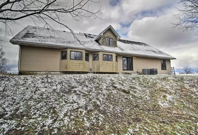 Tranquil Family Home W/ Yard, 14 Mi To Springfield