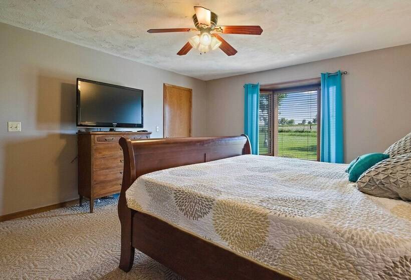 Tranquil Family Home W/ Yard, 14 Mi To Springfield