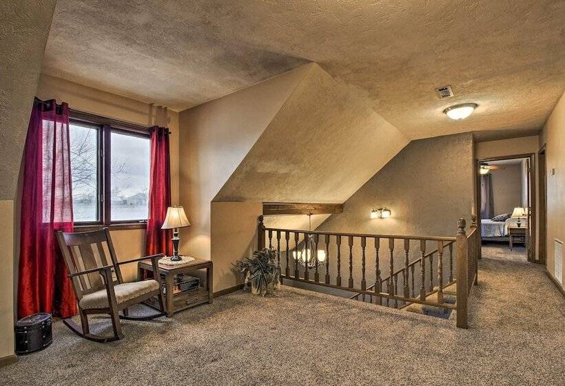 Tranquil Family Home W/ Yard, 14 Mi To Springfield