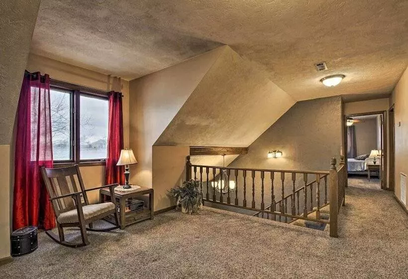 Tranquil Family Home W/ Yard, 14 Mi To Springfield