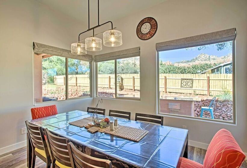Tranquil Sedona Home With Fireplace & Hot Tub!