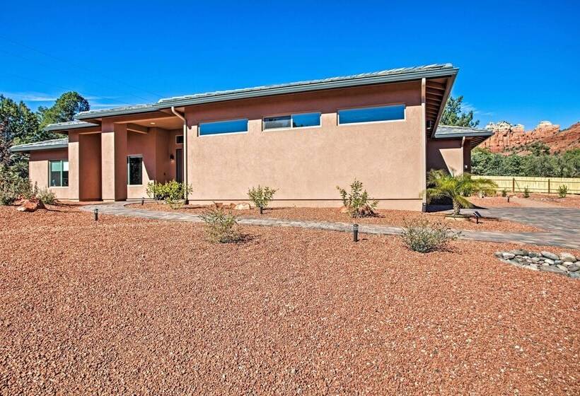 Tranquil Sedona Home With Fireplace & Hot Tub!