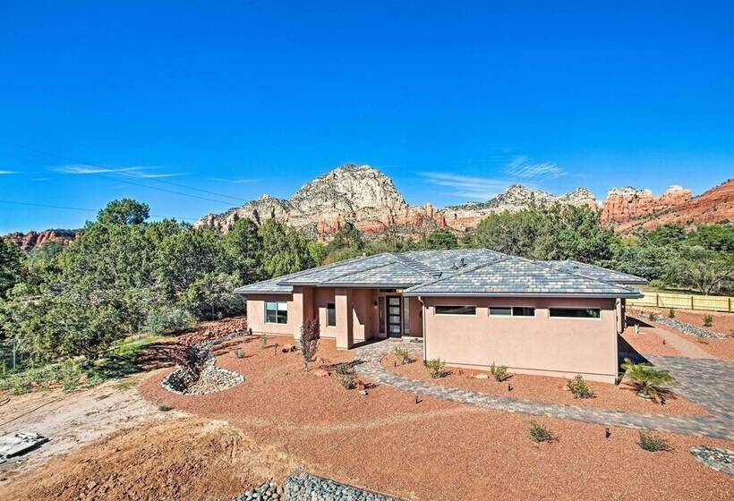 Tranquil Sedona Home With Fireplace & Hot Tub!