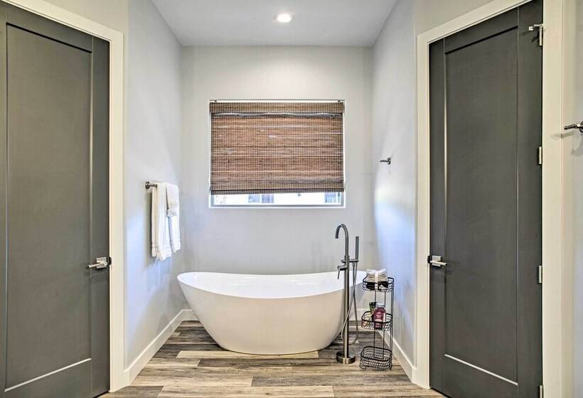 Tranquil Sedona Home With Fireplace & Hot Tub!