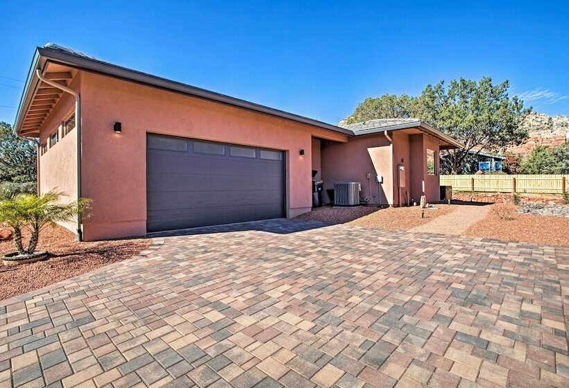 Tranquil Sedona Home With Fireplace & Hot Tub!