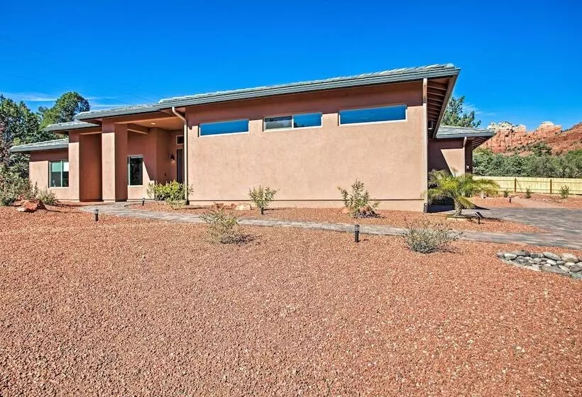 Tranquil Sedona Home With Fireplace & Hot Tub!