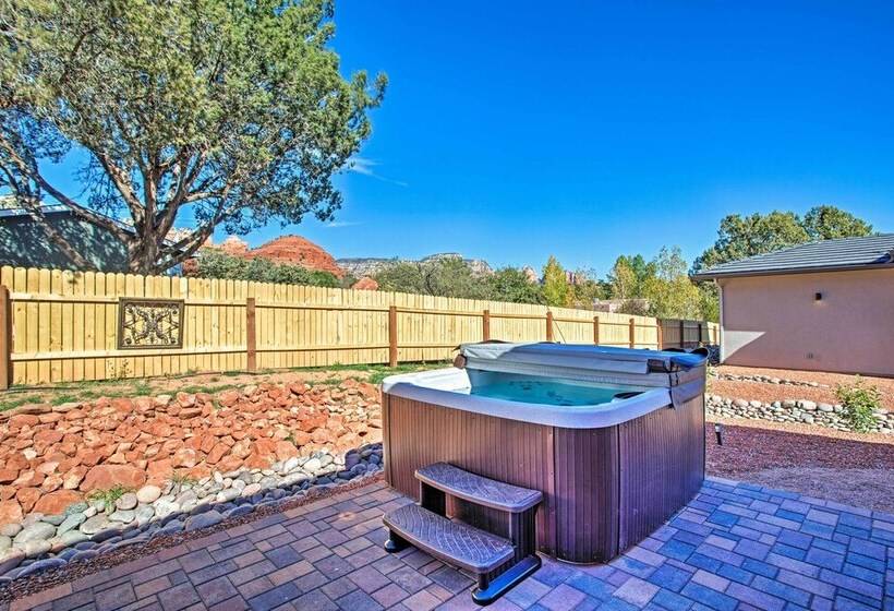 Tranquil Sedona Home With Fireplace & Hot Tub!