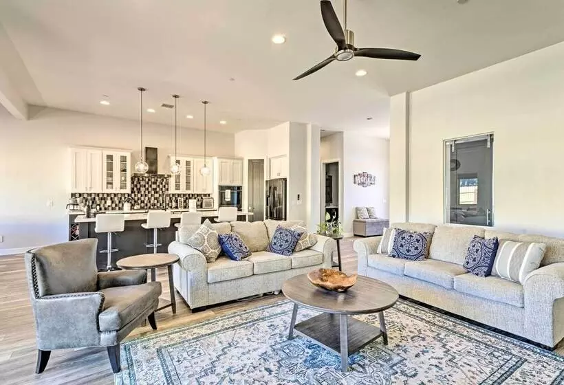 Tranquil Sedona Home With Fireplace & Hot Tub!