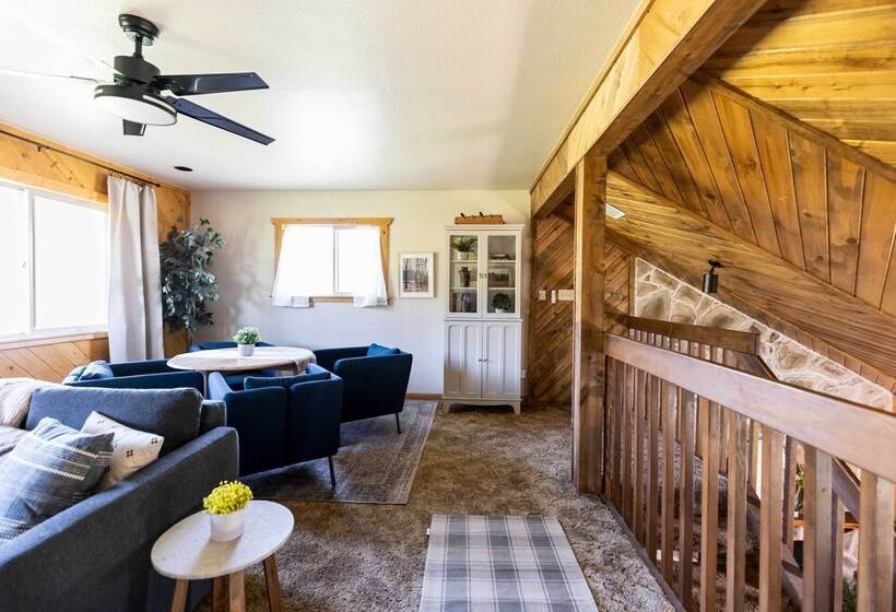 Whispering Hollow Lodge On Greer Main St!