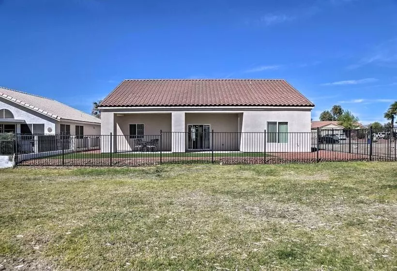 Bright Home W/ Yard, 4 Mi To Colorado River!