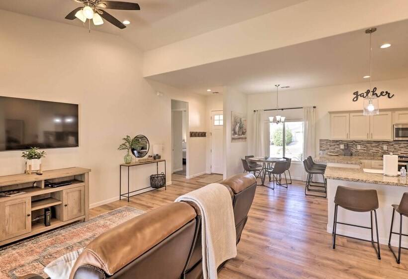 Bright Home W/ Yard, 4 Mi To Colorado River!