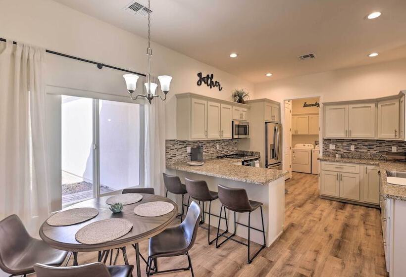 Bright Home W/ Yard, 4 Mi To Colorado River!