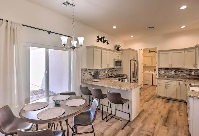 Bright Home W/ Yard, 4 Mi To Colorado River!