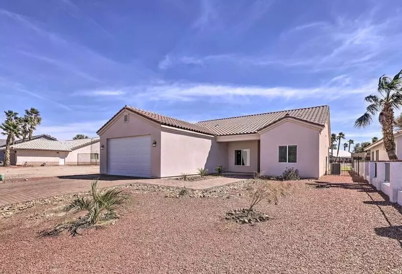 Bright Home W/ Yard, 4 Mi To Colorado River!