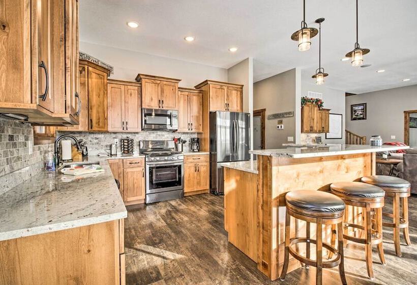 Cabin W/ Gradual Slope To Sandy Bottom Swimming!