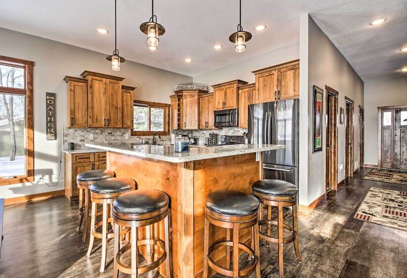 Cabin W/ Gradual Slope To Sandy Bottom Swimming!