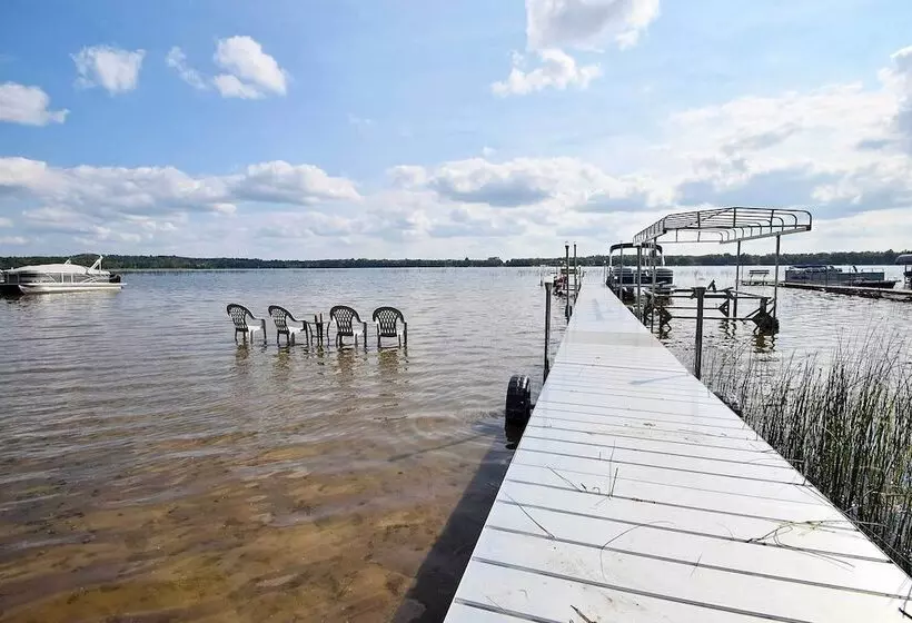 Cabin W/ Gradual Slope To Sandy Bottom Swimming!