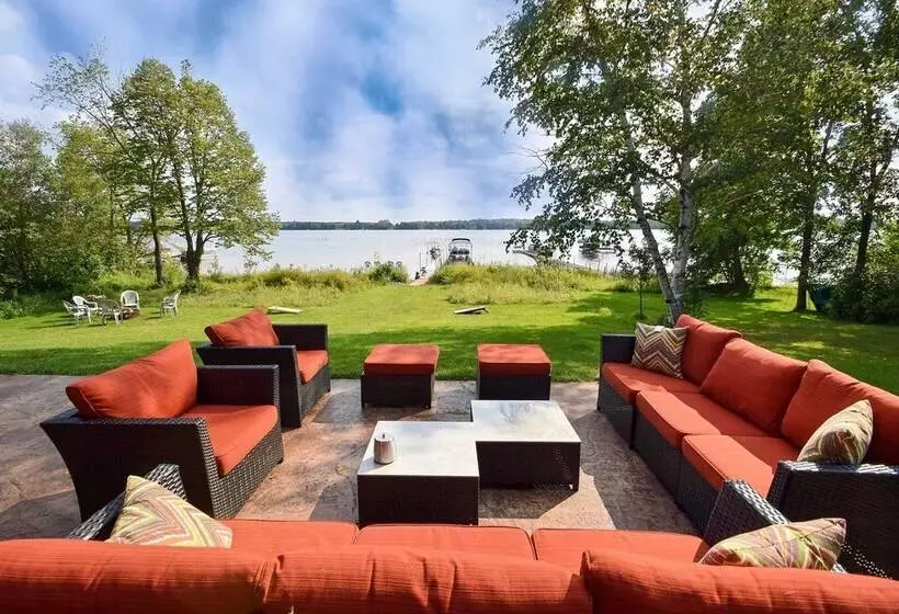 Cabin W/ Gradual Slope To Sandy Bottom Swimming!