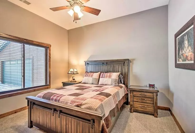 Cabin W/ Gradual Slope To Sandy Bottom Swimming!