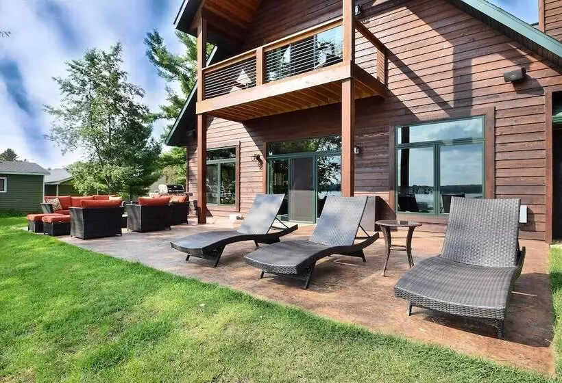 Cabin W/ Gradual Slope To Sandy Bottom Swimming!