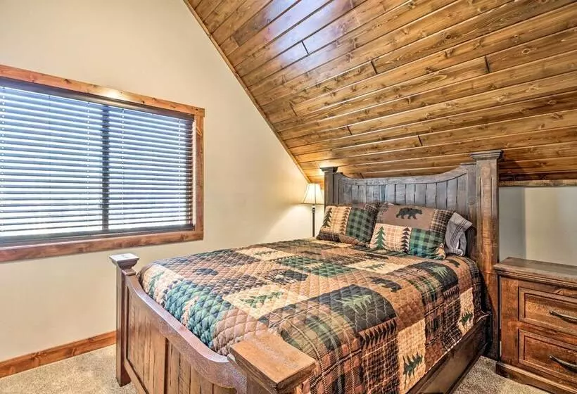 Cabin W/ Gradual Slope To Sandy Bottom Swimming!