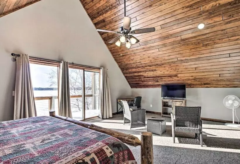 Cabin W/ Gradual Slope To Sandy Bottom Swimming!