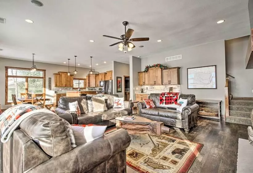 Cabin W/ Gradual Slope To Sandy Bottom Swimming!