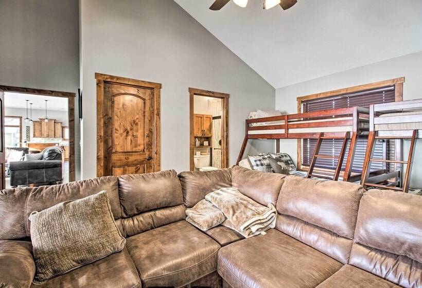 Cabin W/ Gradual Slope To Sandy Bottom Swimming!