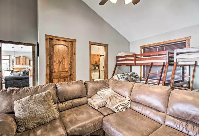 Cabin W/ Gradual Slope To Sandy Bottom Swimming!