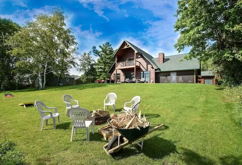 Cabin W/ Gradual Slope To Sandy Bottom Swimming!