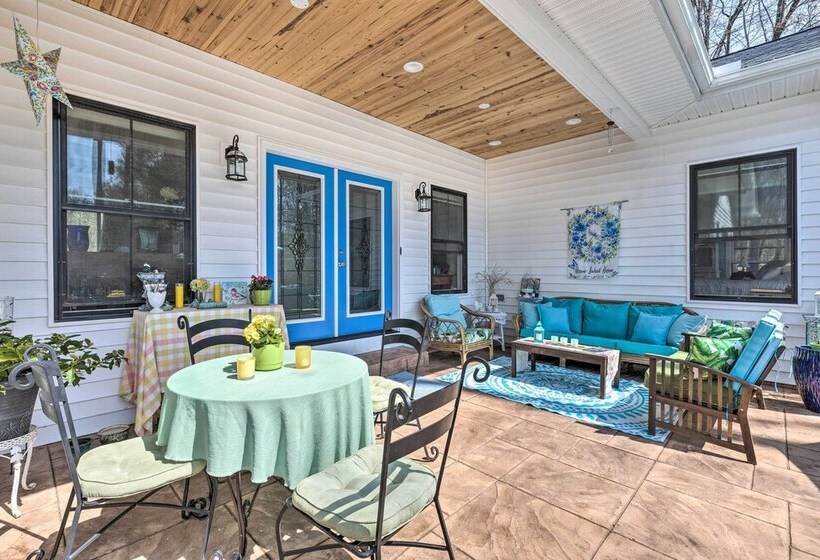 Charming Charlottesville Apt W/ Outdoor Space!