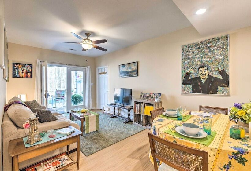 Charming Charlottesville Apt W/ Outdoor Space!