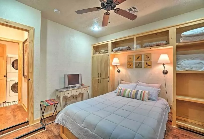 Charming Hilltop Cottage In Medicine Park!