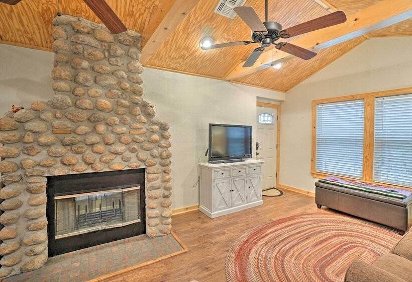 Charming Hilltop Cottage In Medicine Park!