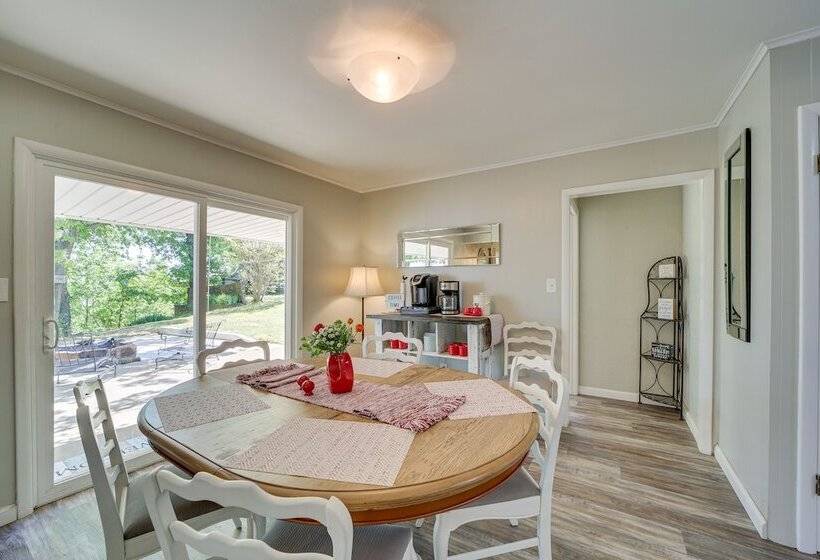 Waterfront Retreat W/ Deck On Lake Eufaula!