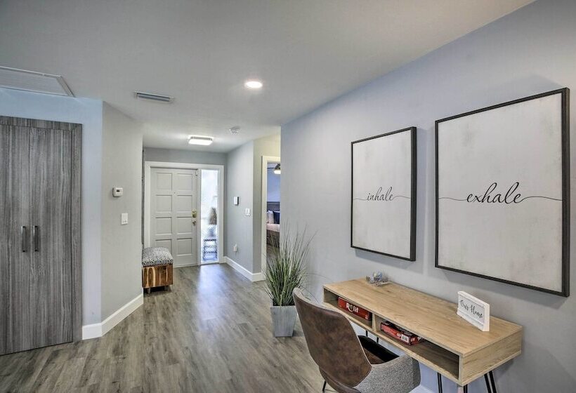 Chic Beach House With Lanai And Private Yard!