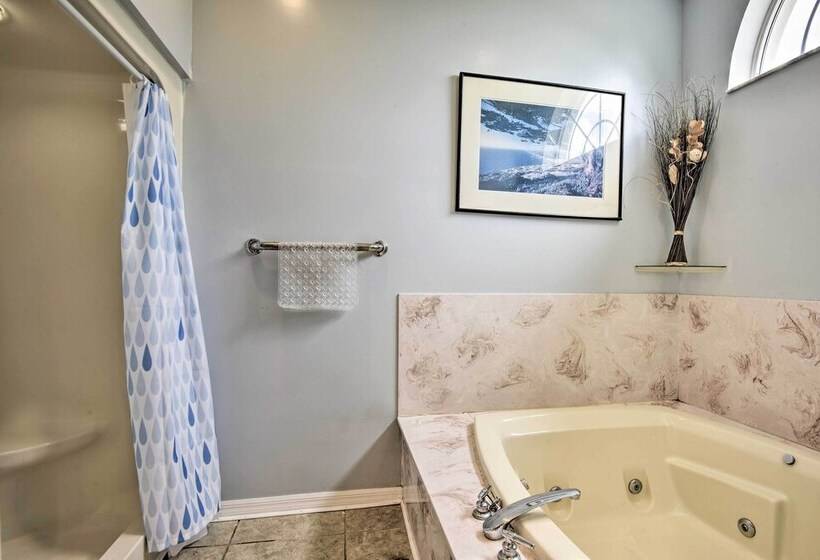 Cocoa Beach Paradise: Screened Pool, Patio + Games