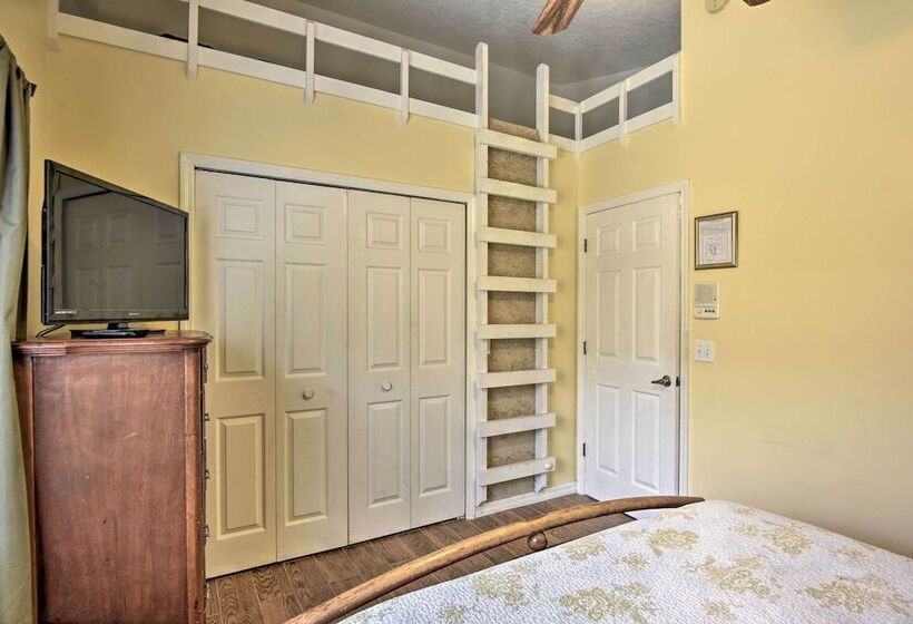 Cocoa Beach Paradise: Screened Pool, Patio + Games