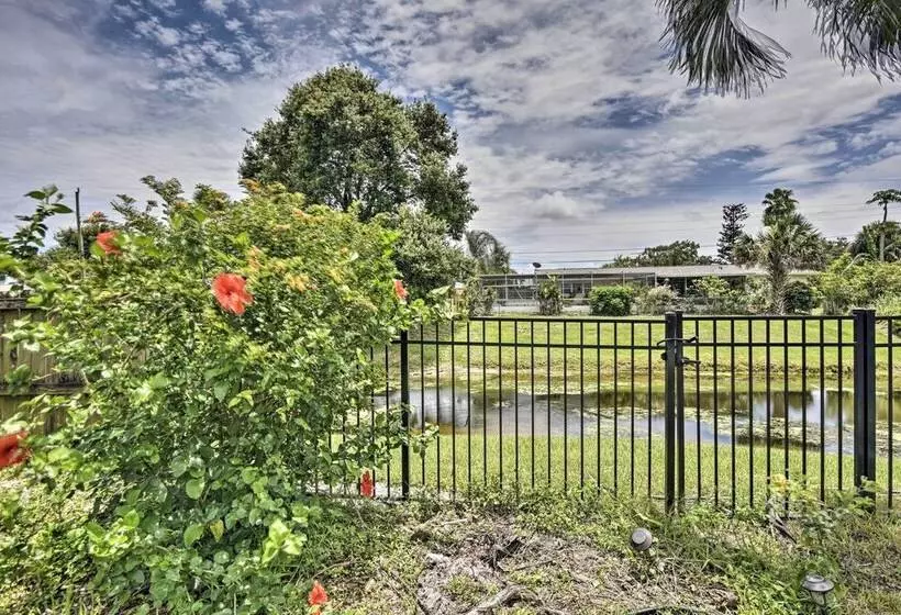 Cocoa Beach Paradise: Screened Pool, Patio + Games
